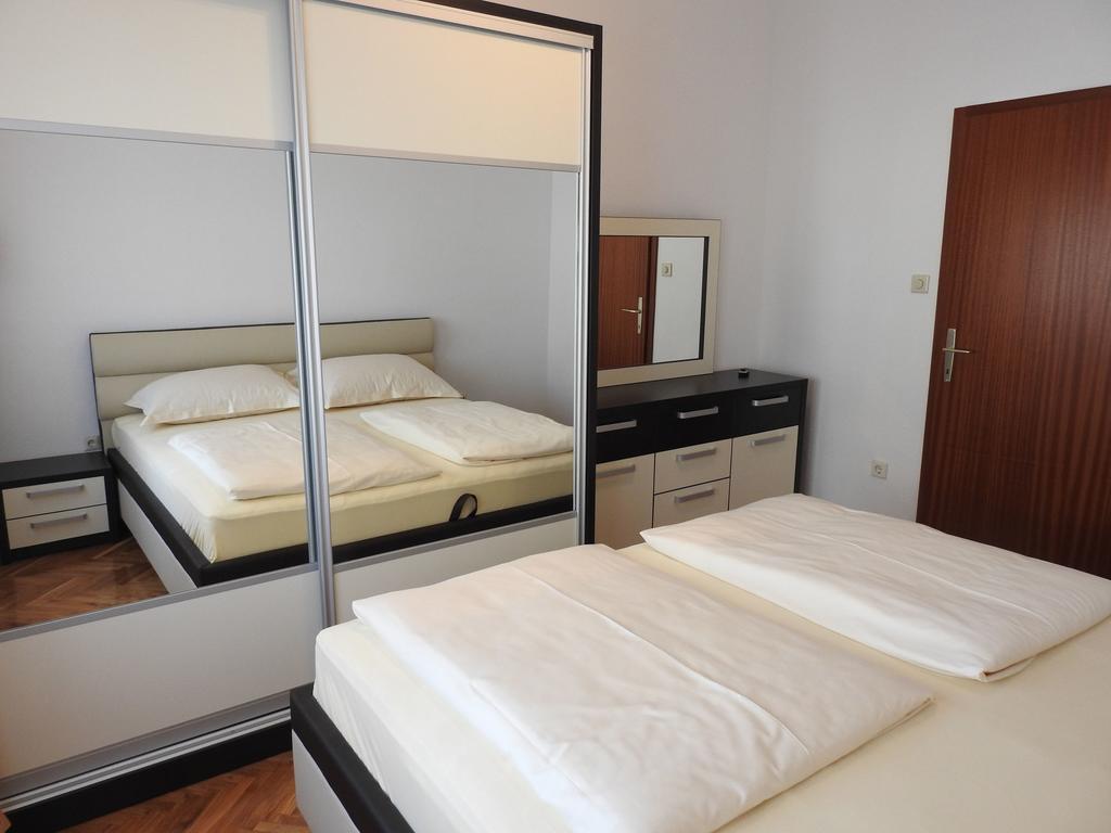 Marini Apartmani Trogir Exterior photo
