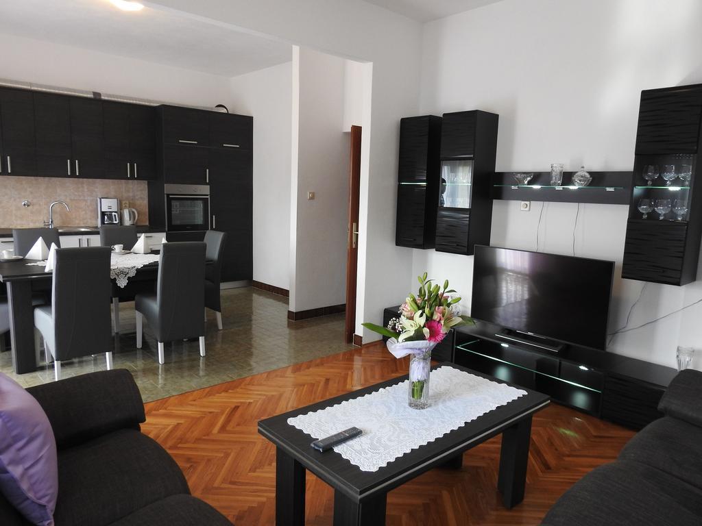 Marini Apartmani Trogir Exterior photo