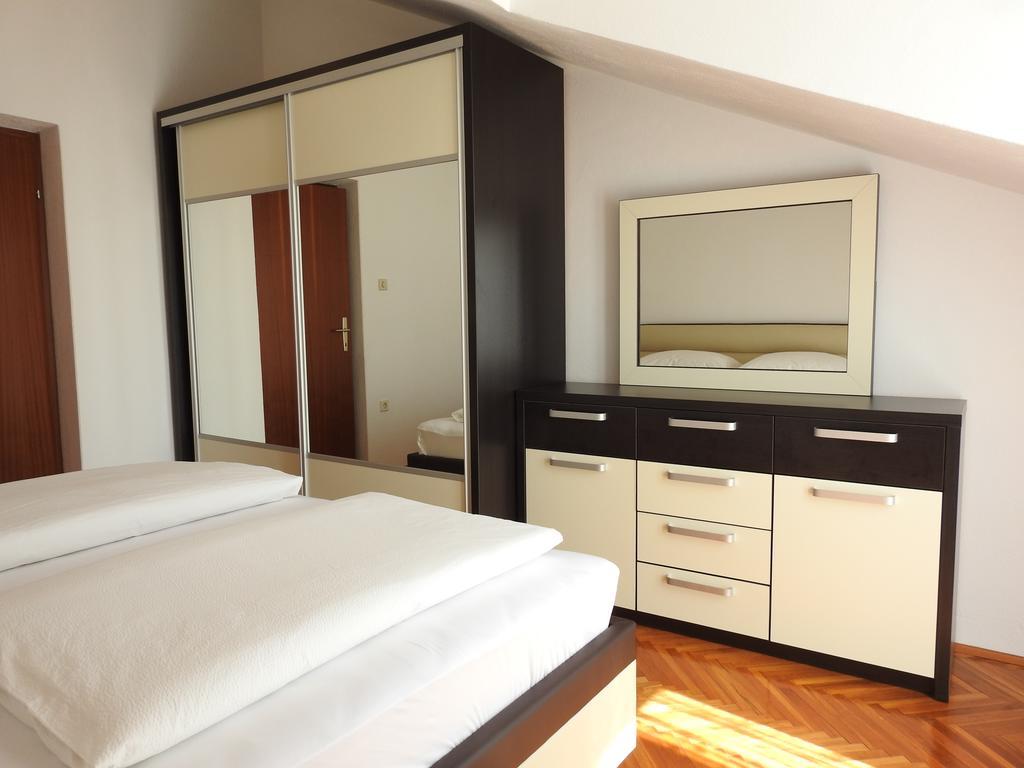 Marini Apartmani Trogir Exterior photo